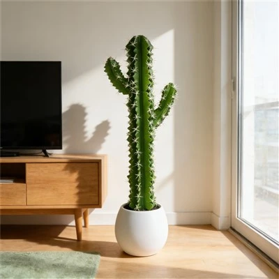 Cactus falsos amb olla per a la decoració interior